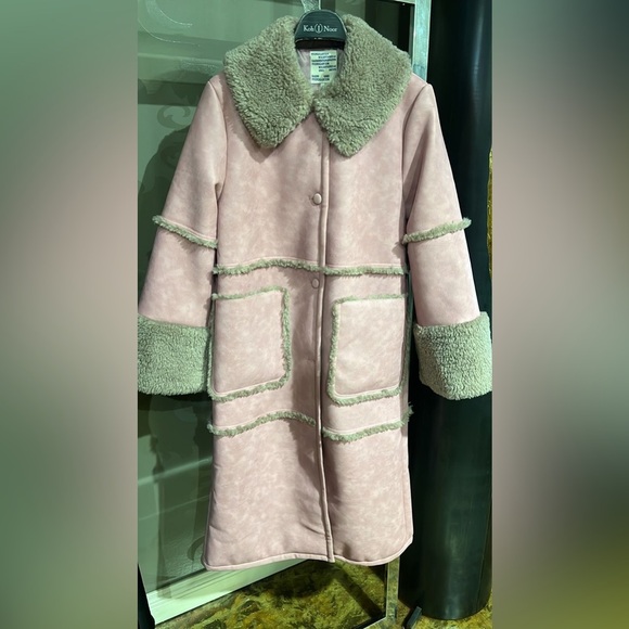 BAUM UND PFERDGARTEN Cozy Pink and Green Teddy Jacket with Plush Shearling - Picture 1 of 5